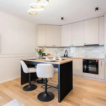 דירה Stunning Views 3br Sunny Flat - Amazing Terrace בוקרשט