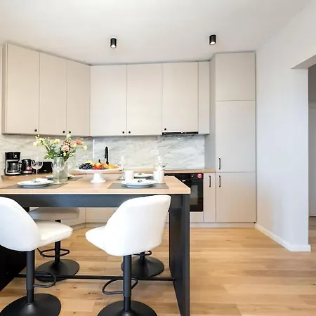 Stunning Views 3br Sunny Flat - Amazing Terrace Apartamento Bucarest