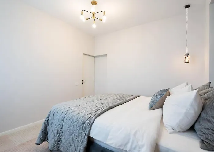 Stunning Views 3br Sunny Flat - Amazing Terrace Bükreş