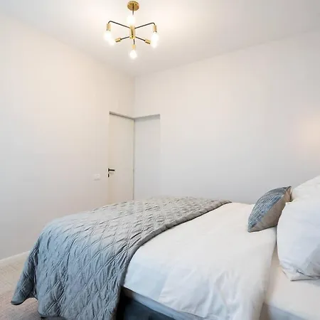 Stunning Views 3br Sunny Flat - Amazing Terrace 부쿠레슈티
